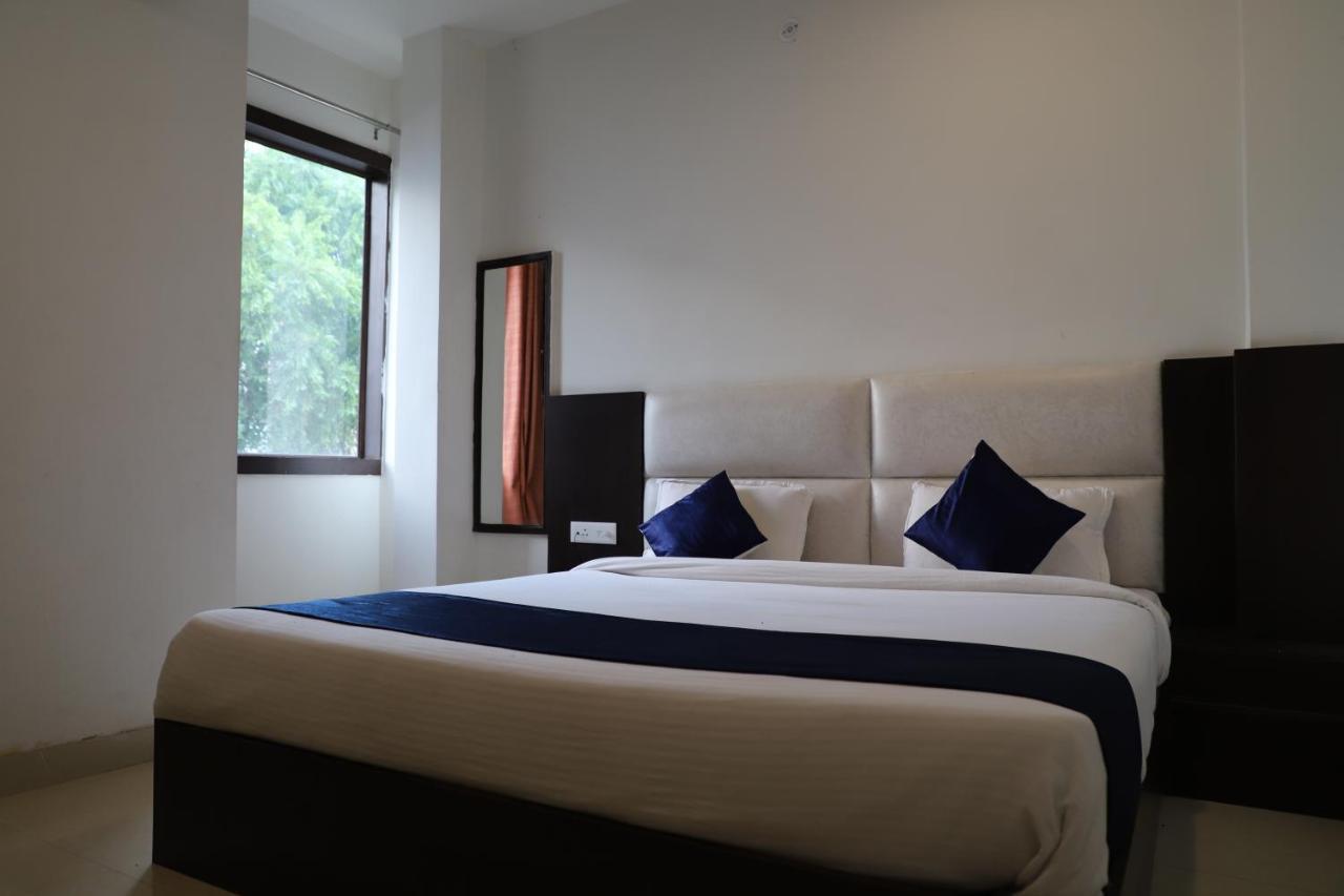 Hotel Dream Comfort Agra  Bagian luar foto