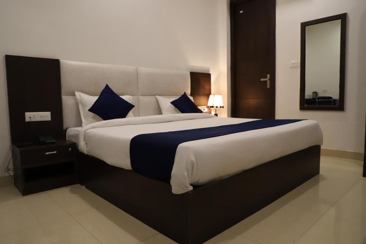Hotel Dream Comfort Agra  Bagian luar foto