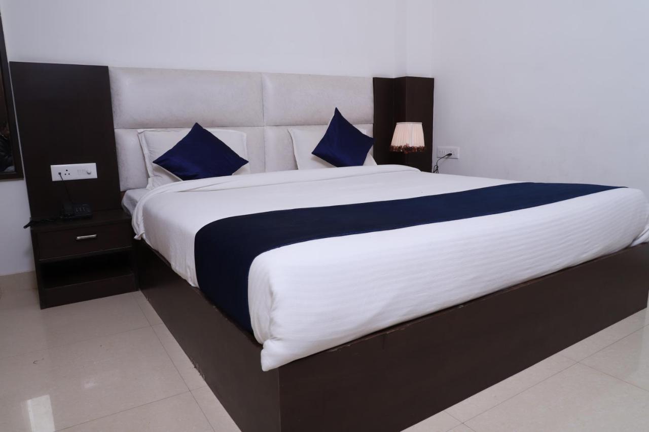 Hotel Dream Comfort Agra  Bagian luar foto