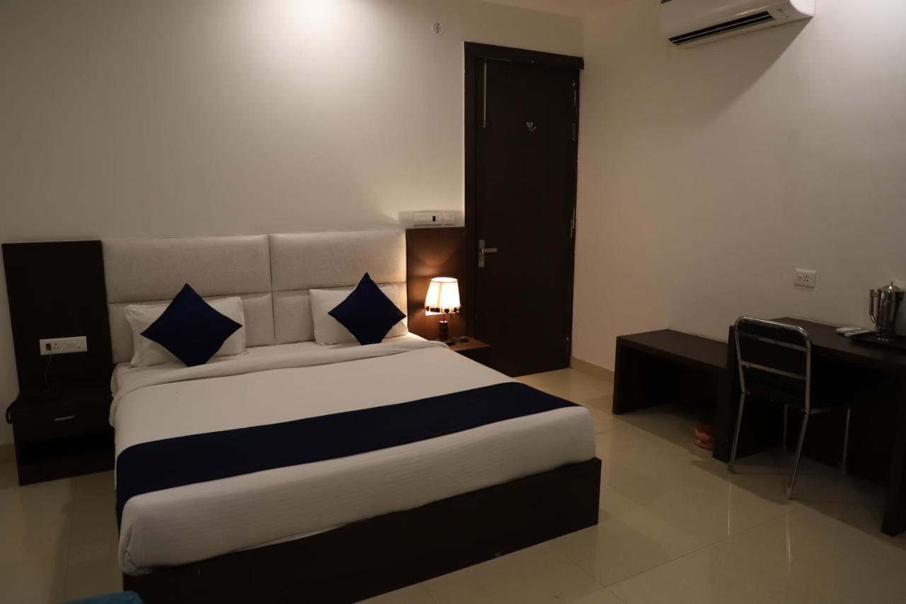 Hotel Dream Comfort Agra  Bagian luar foto