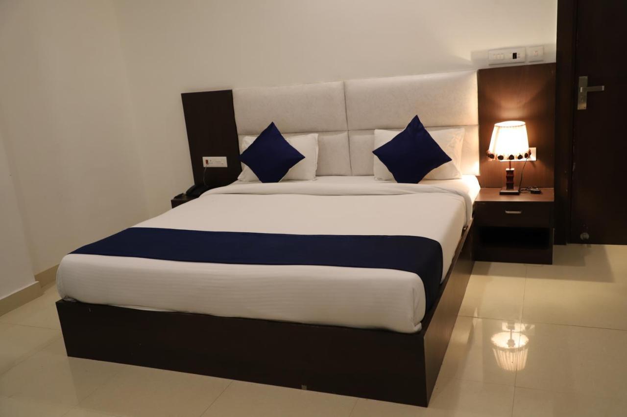 Hotel Dream Comfort Agra  Bagian luar foto