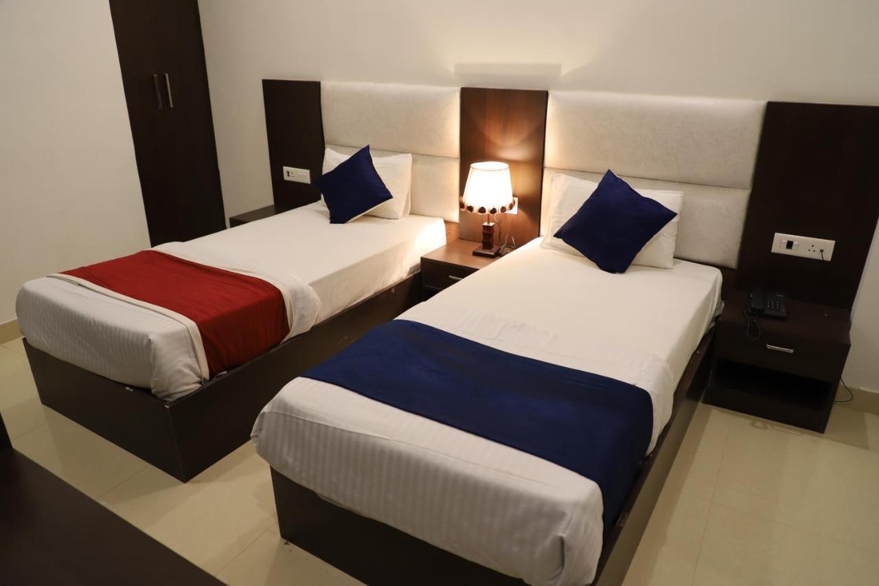 Hotel Dream Comfort Agra  Bagian luar foto