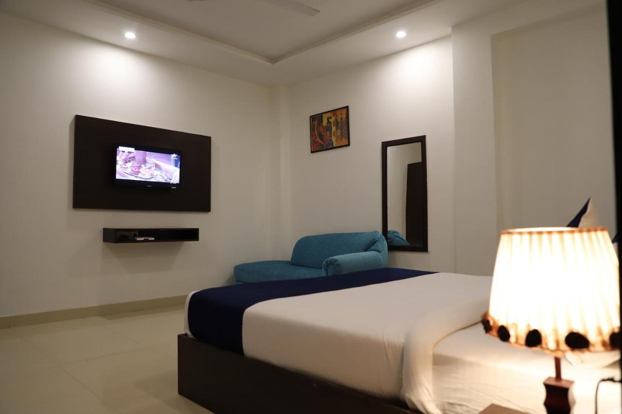 Hotel Dream Comfort Agra  Bagian luar foto