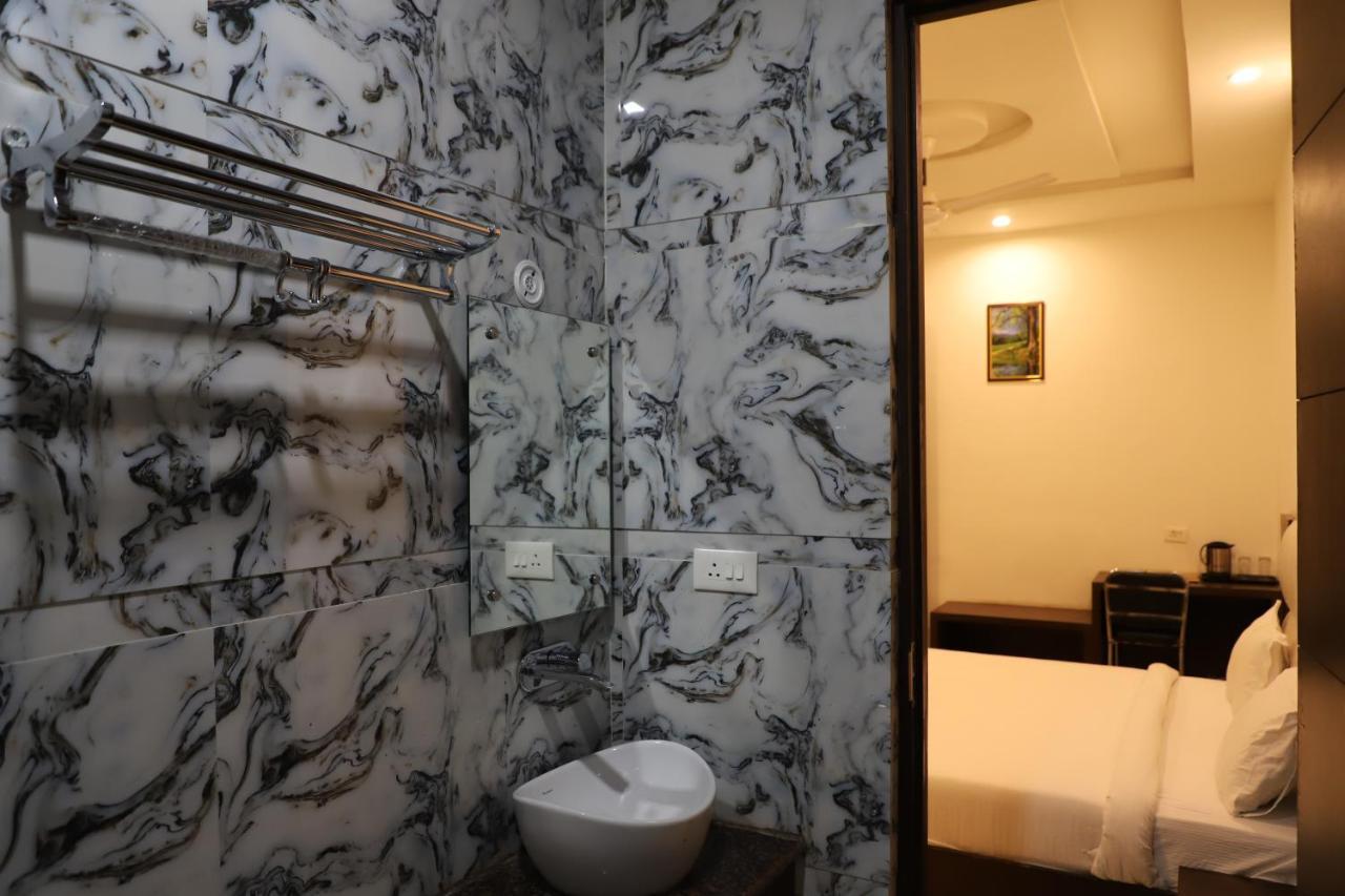 Hotel Dream Comfort Agra  Bagian luar foto