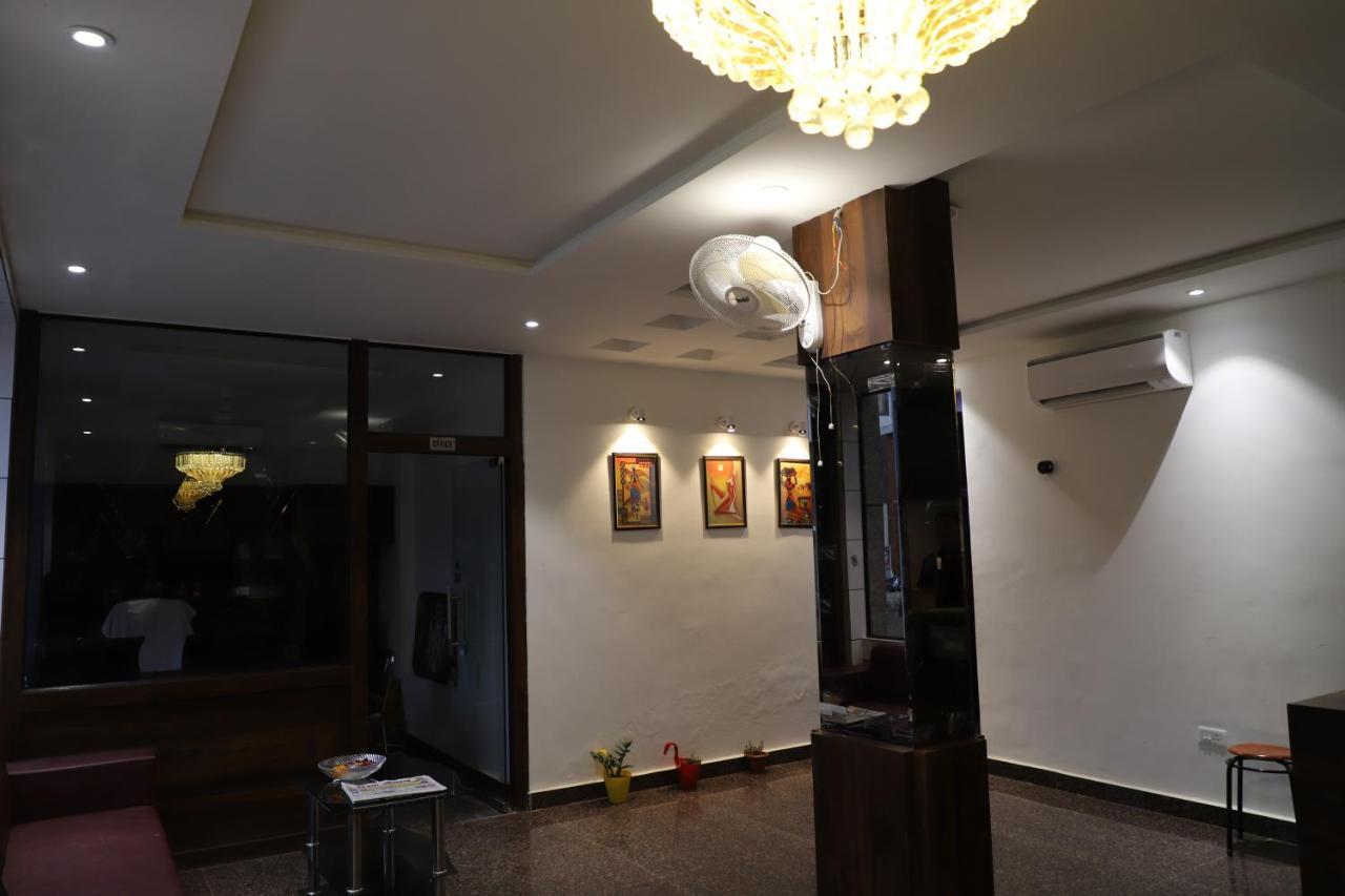 Hotel Dream Comfort Agra  Bagian luar foto
